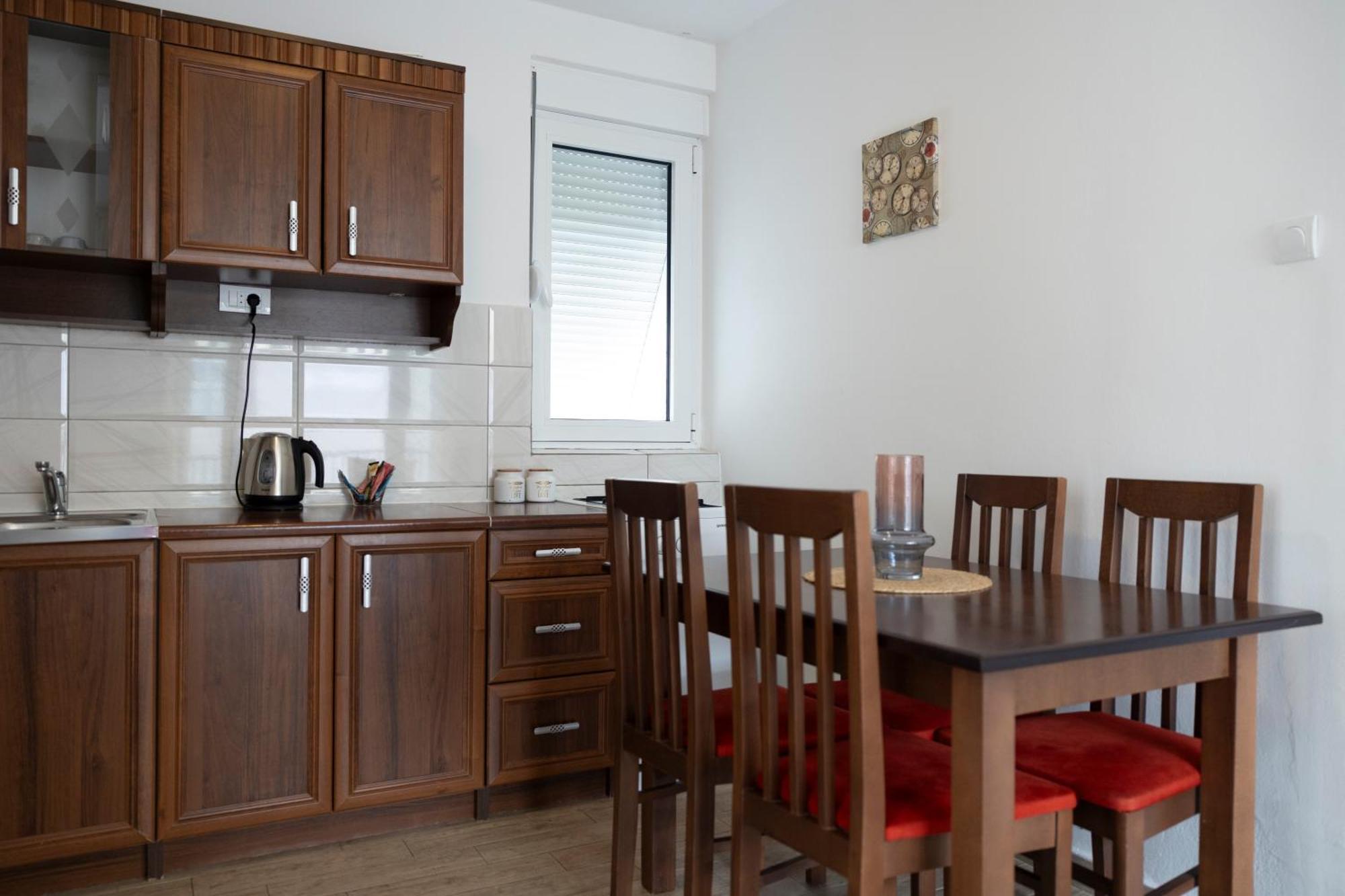 Three Palms Apartments Novakovic Petrovac Ngoại thất bức ảnh